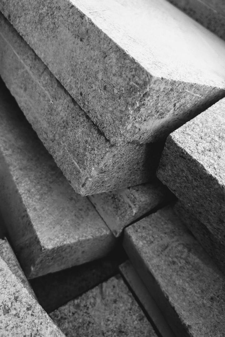 stone-2771954_1280.jpg Pose de dalles sur plots, Vias