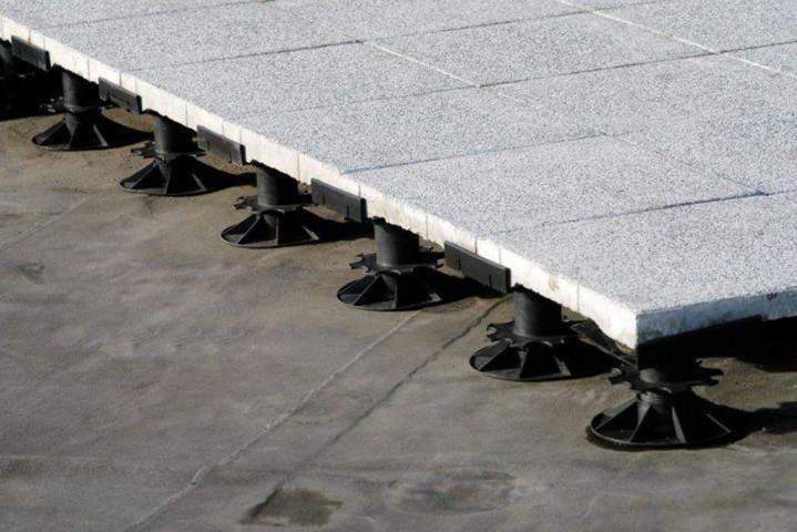 Pose de dalles sur plots Sauvian